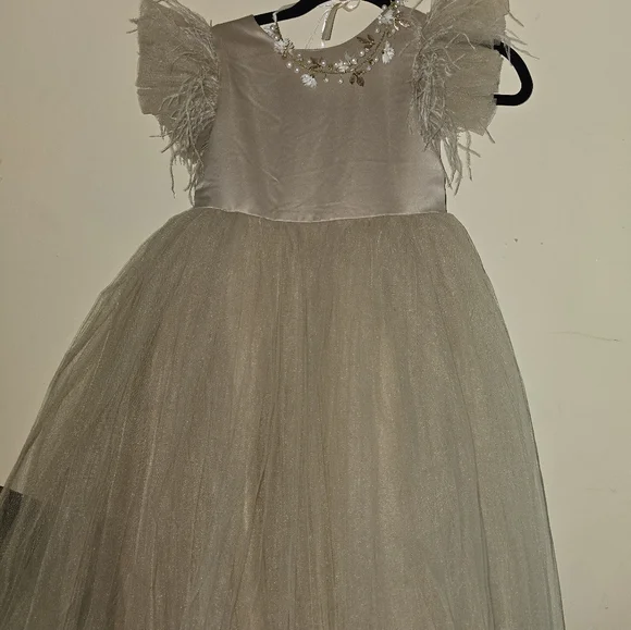 Beautiful dress champagne junior bridesmaid/flower girls dress - Picture 1 of 2